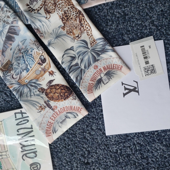 Louis Vuitton Voyage Extraordinaire Bandeau - Picture 4 of 8